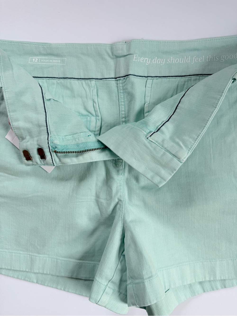 NWT- Size 12 - Vineyard Vines 3 1/2” Shorts in Bleached Aqua - Picture 3 of 8